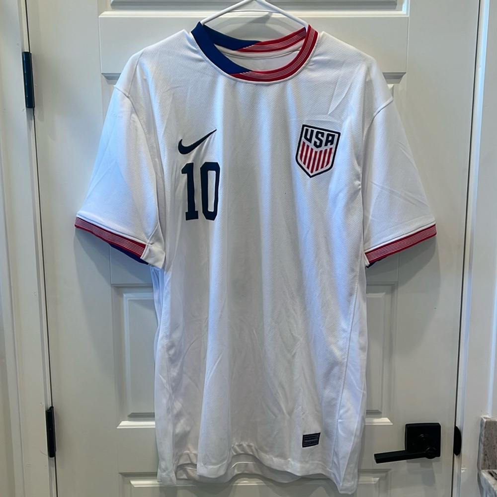 Christian Pulisic USMNT soccer jersey
